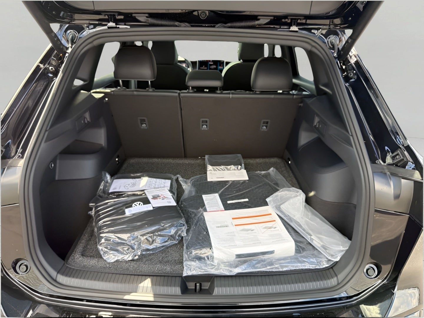2026 Volkswagen Tiguan SE R-Line Black 4MOTION