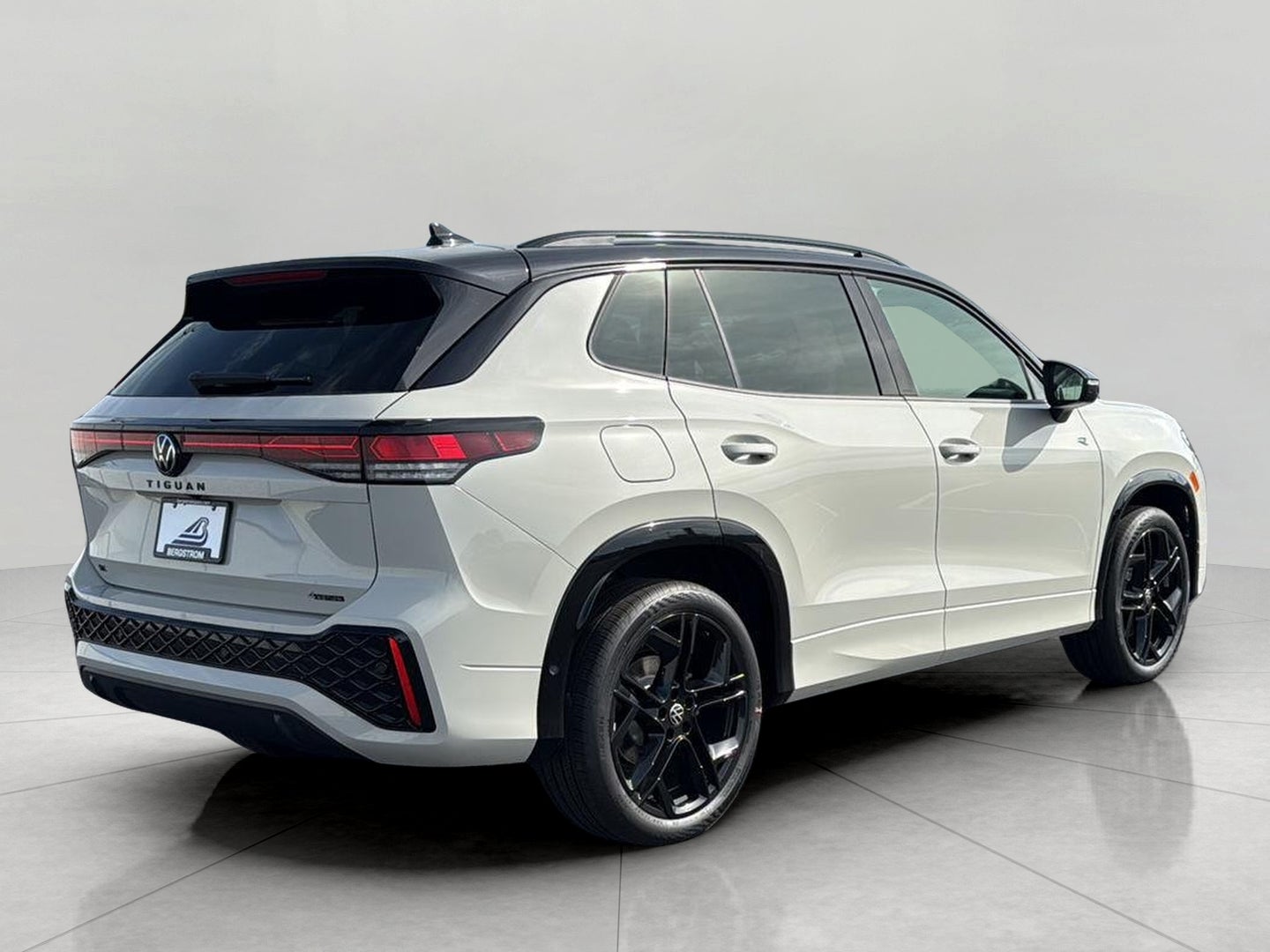 2026 Volkswagen Tiguan SE R-Line Black 4MOTION