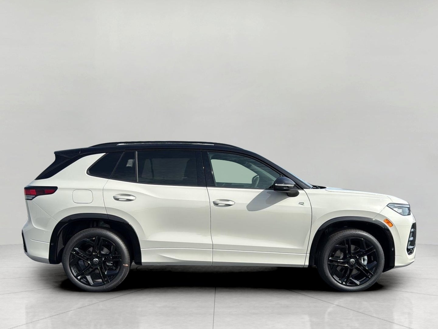 2026 Volkswagen Tiguan SE R-Line Black 4MOTION