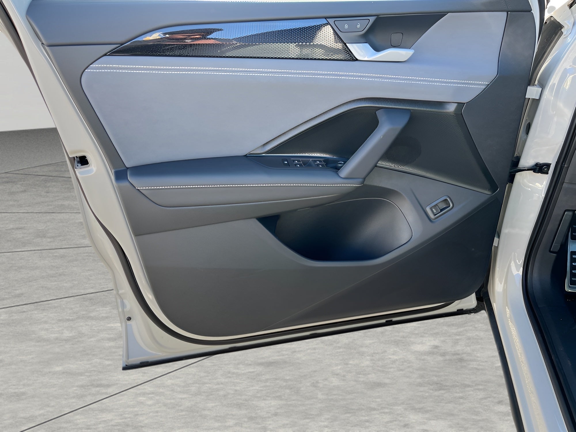 2026 Volkswagen Tiguan 2.0T SE R-Line Black 4MOTION