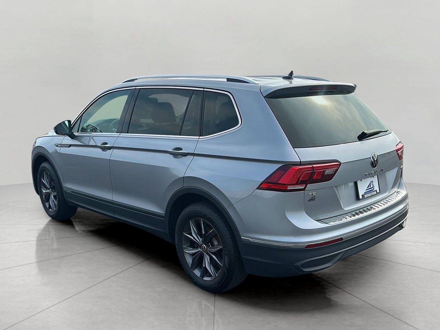 2024 Volkswagen Tiguan 2.0T SE 4MOTION