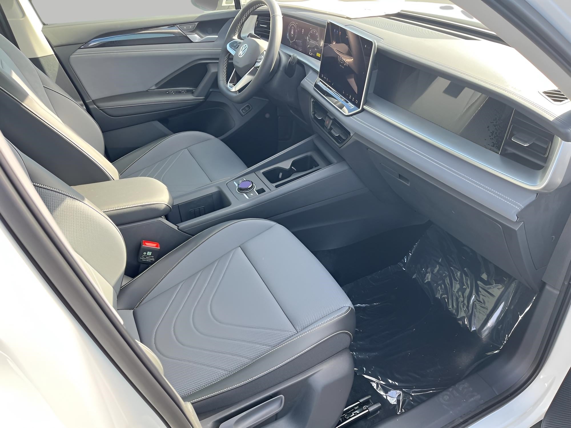 2025 Volkswagen Tiguan 2.0T SE 4MOTION