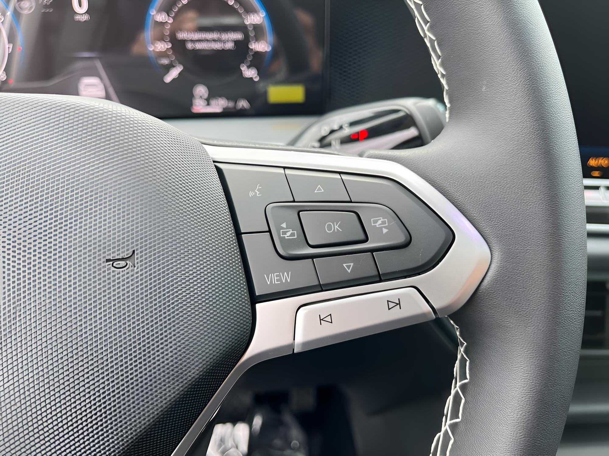 2025 Volkswagen Tiguan 2.0T SE 4MOTION