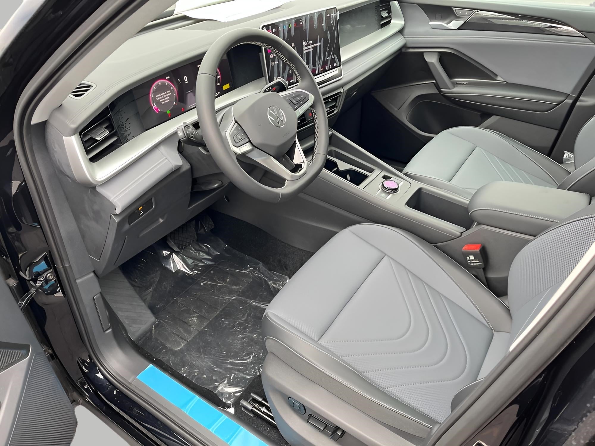 2025 Volkswagen Tiguan 2.0T SE 4MOTION