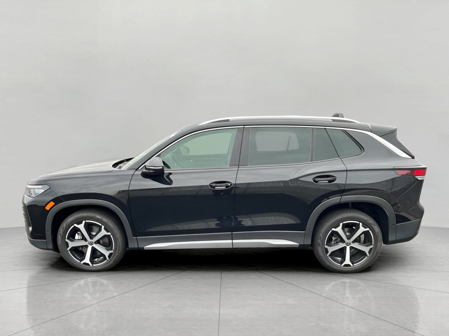 2025 Volkswagen Tiguan 2.0T SE 4MOTION