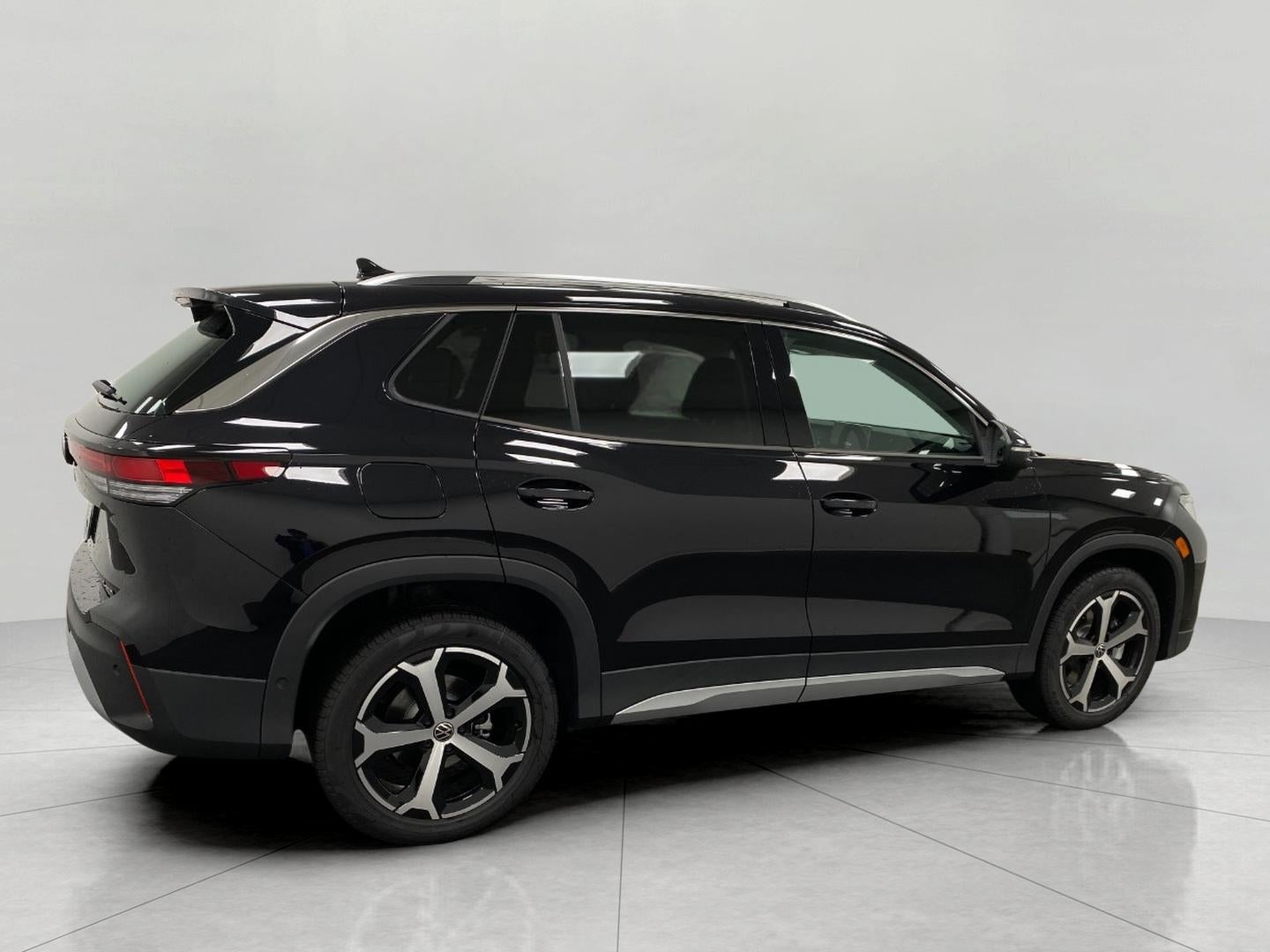 2025 Volkswagen Tiguan 2.0T SE 4MOTION