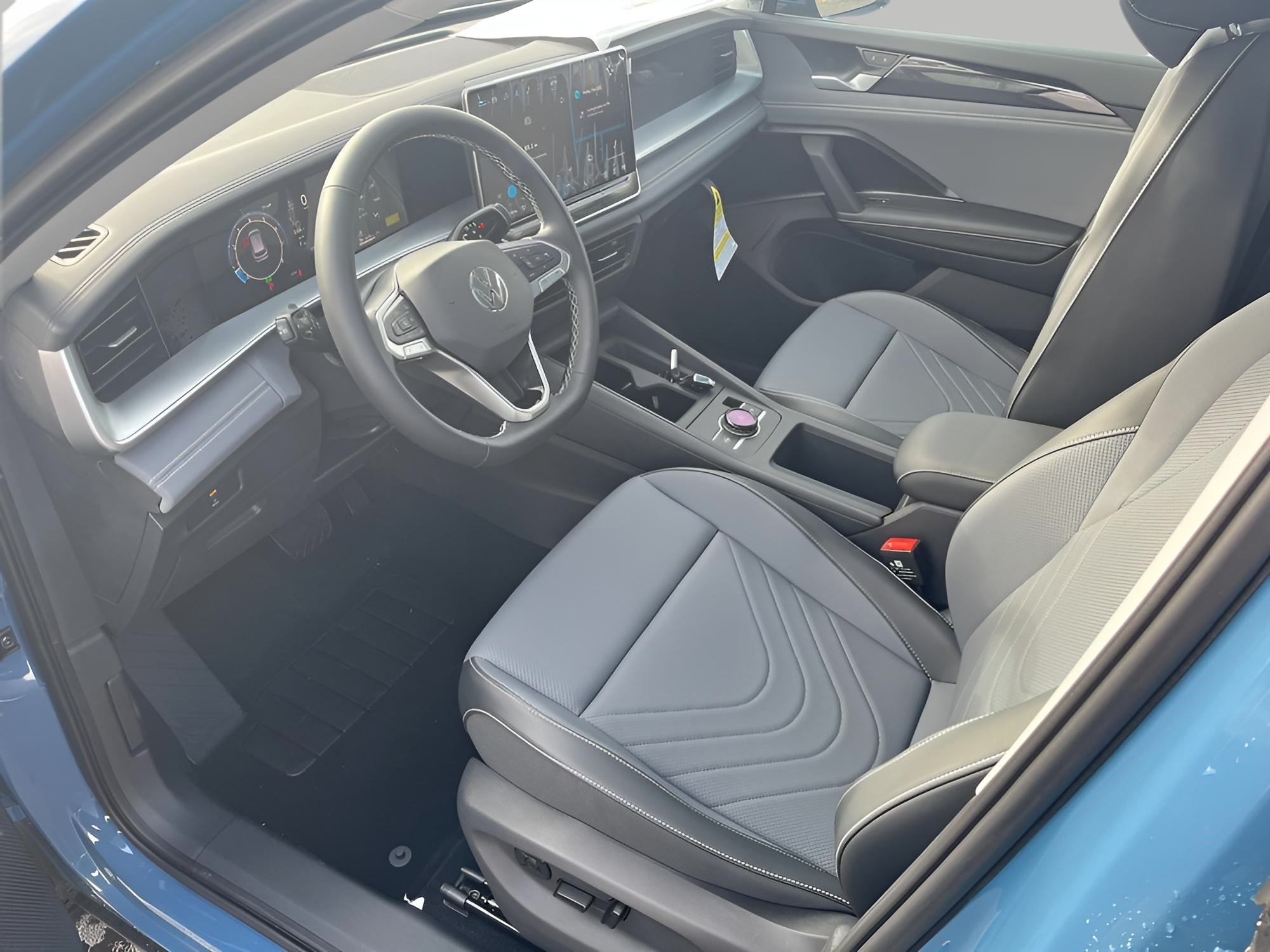 2025 Volkswagen Tiguan 2.0T SE 4MOTION