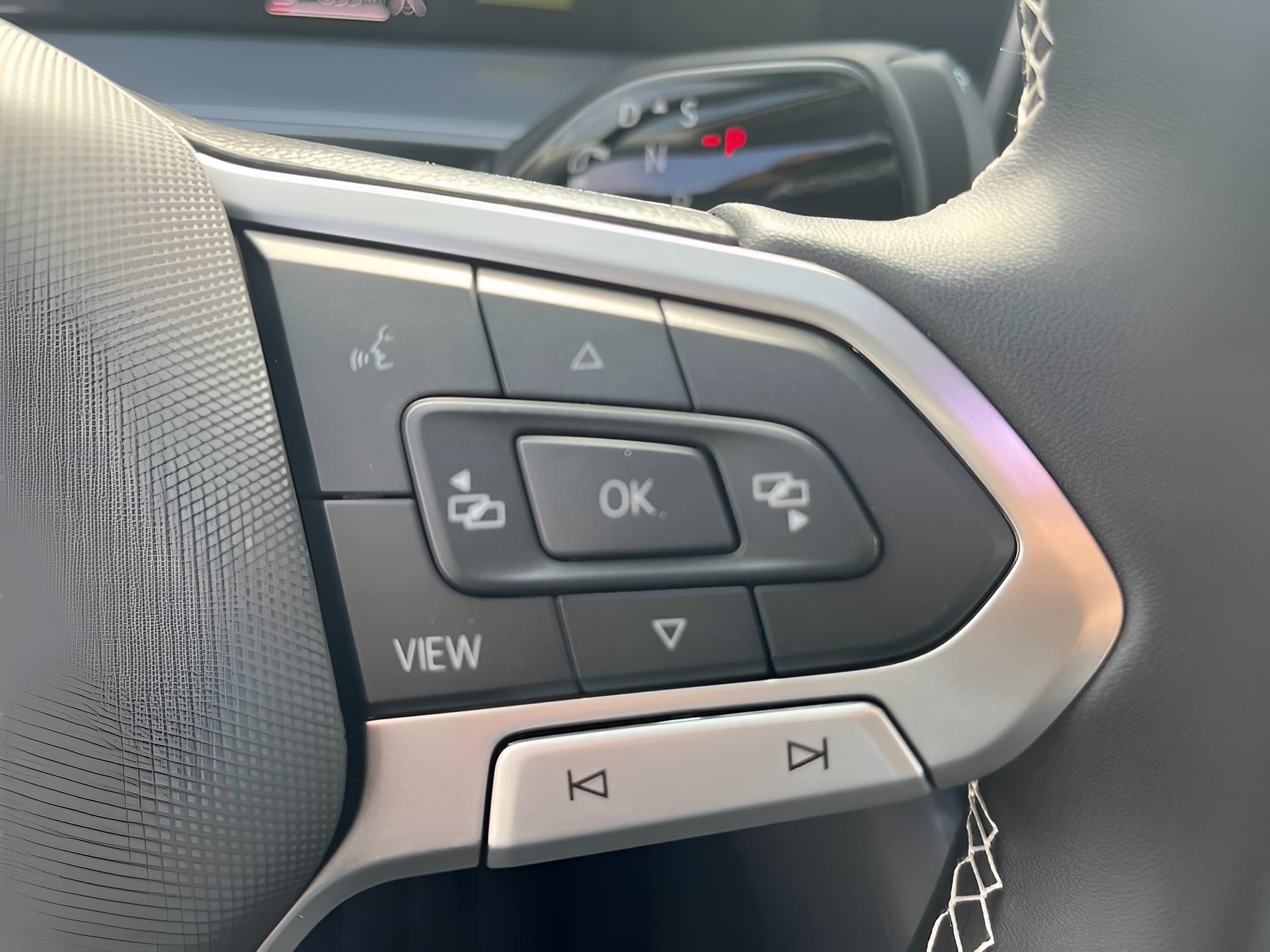 2025 Volkswagen Tiguan 2.0T SE 4MOTION