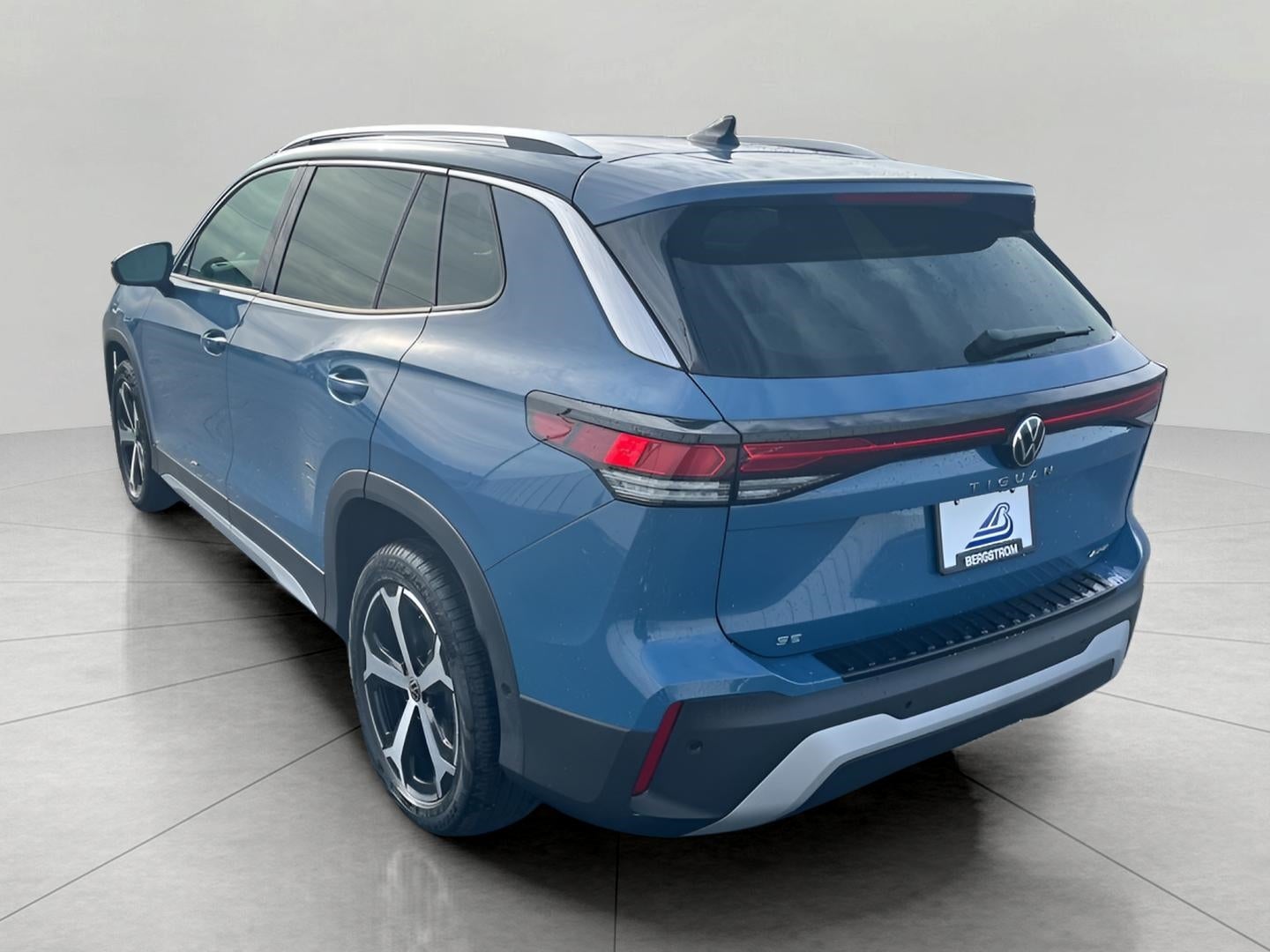 2025 Volkswagen Tiguan 2.0T SE 4MOTION