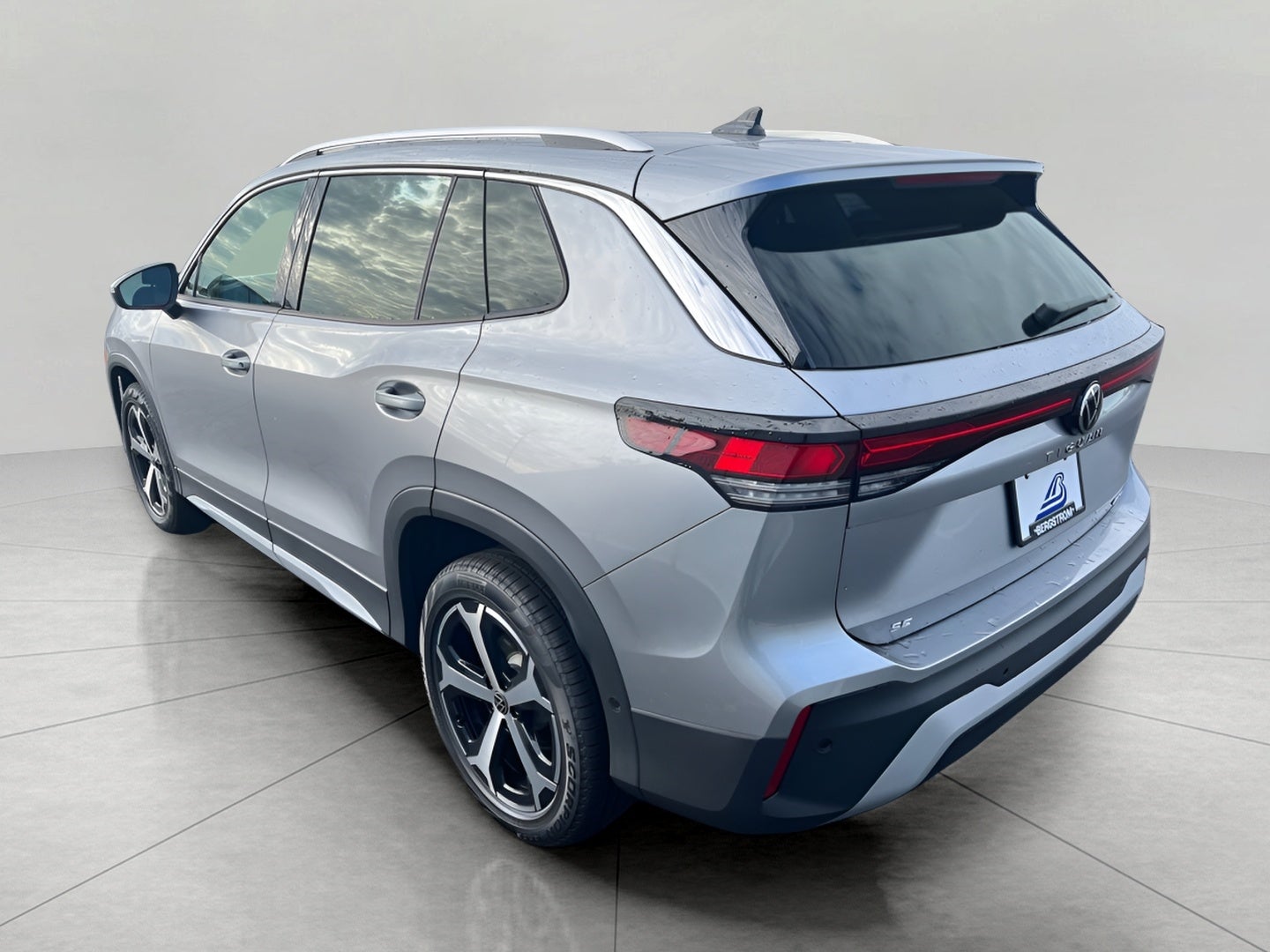 2026 Volkswagen Tiguan SE 4MOTION