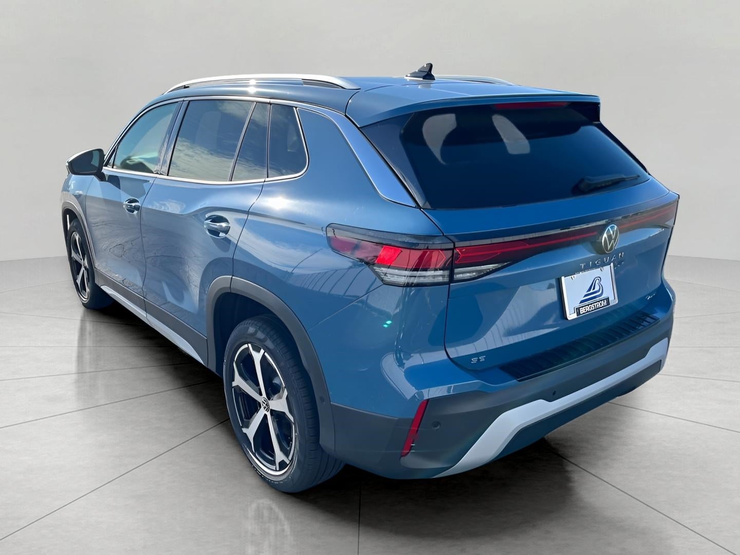 2025 Volkswagen Tiguan 2.0T SE 4MOTION