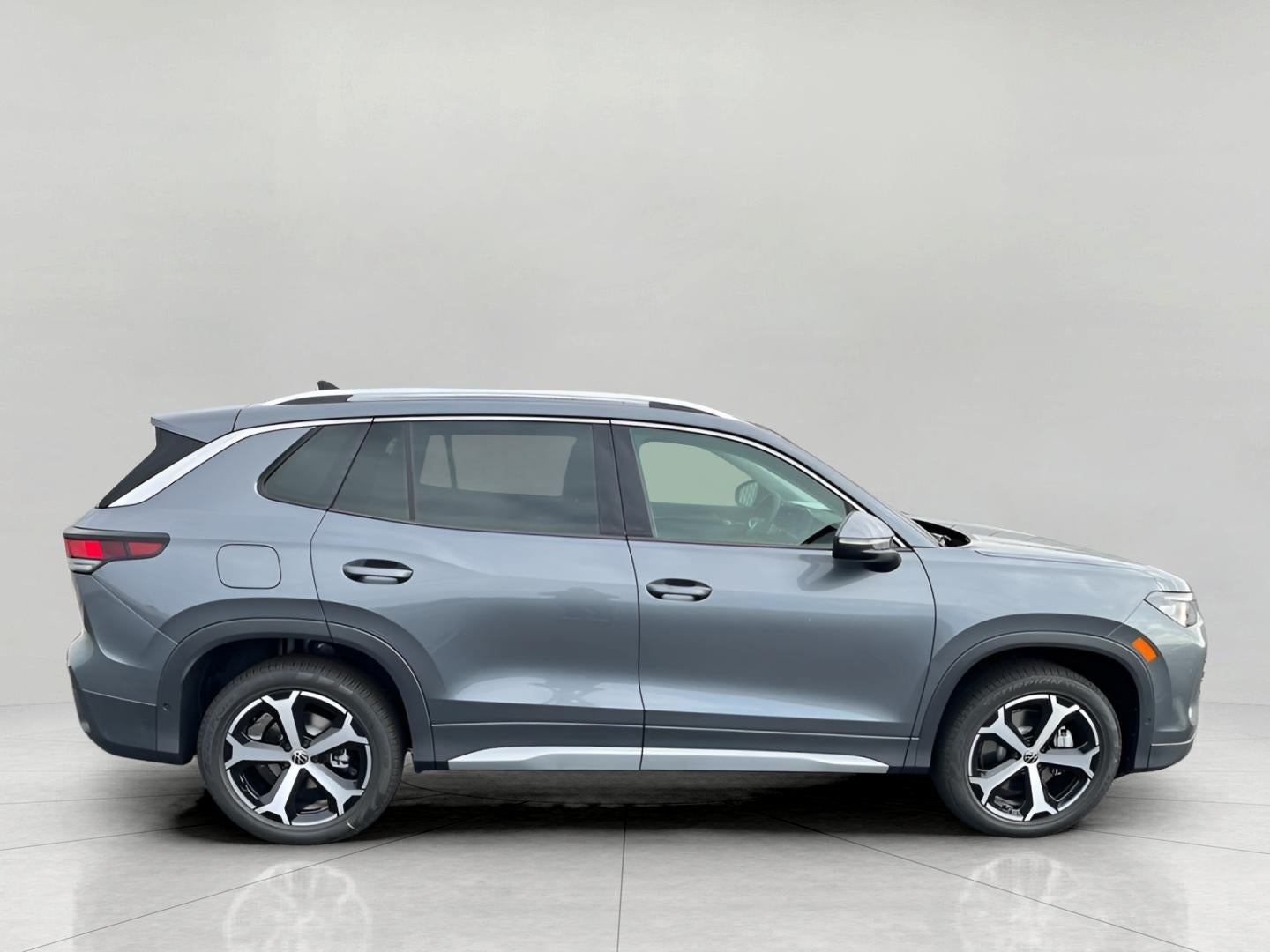 2025 Volkswagen Tiguan 2.0T SE 4MOTION