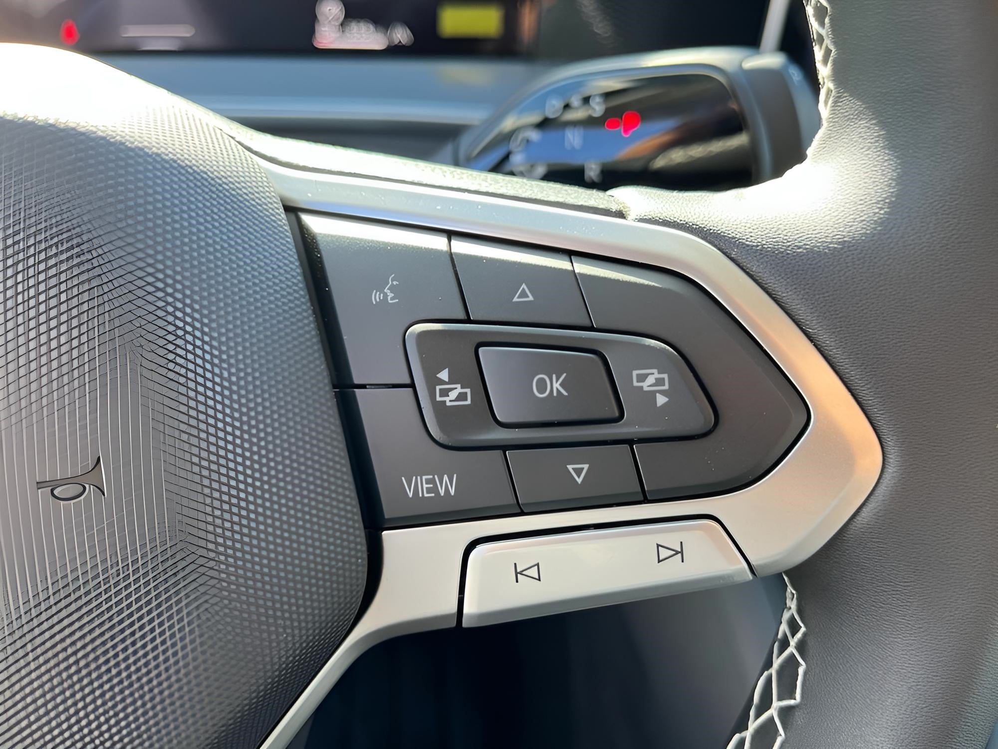 2025 Volkswagen Tiguan 2.0T SE 4MOTION