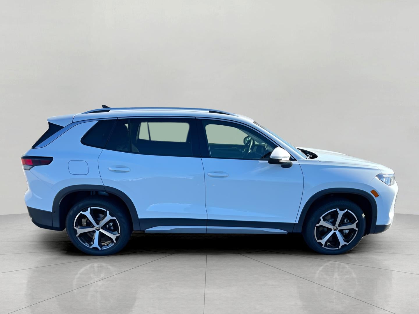 2025 Volkswagen Tiguan 2.0T SE 4MOTION