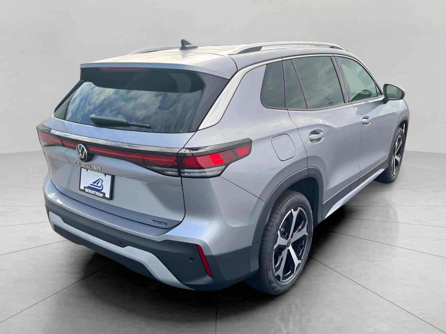 2025 Volkswagen Tiguan 2.0T SE 4MOTION