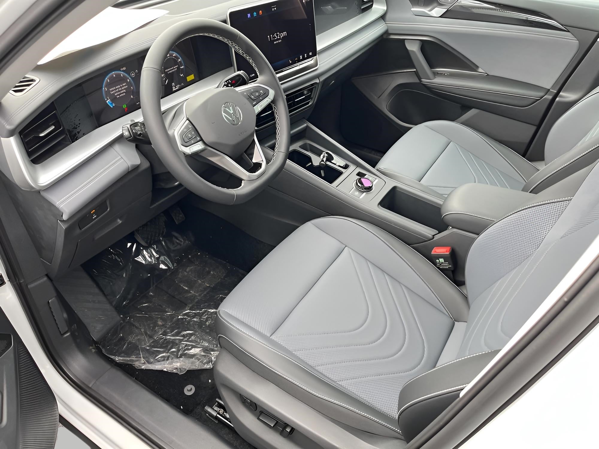 2025 Volkswagen Tiguan 2.0T SE 4MOTION