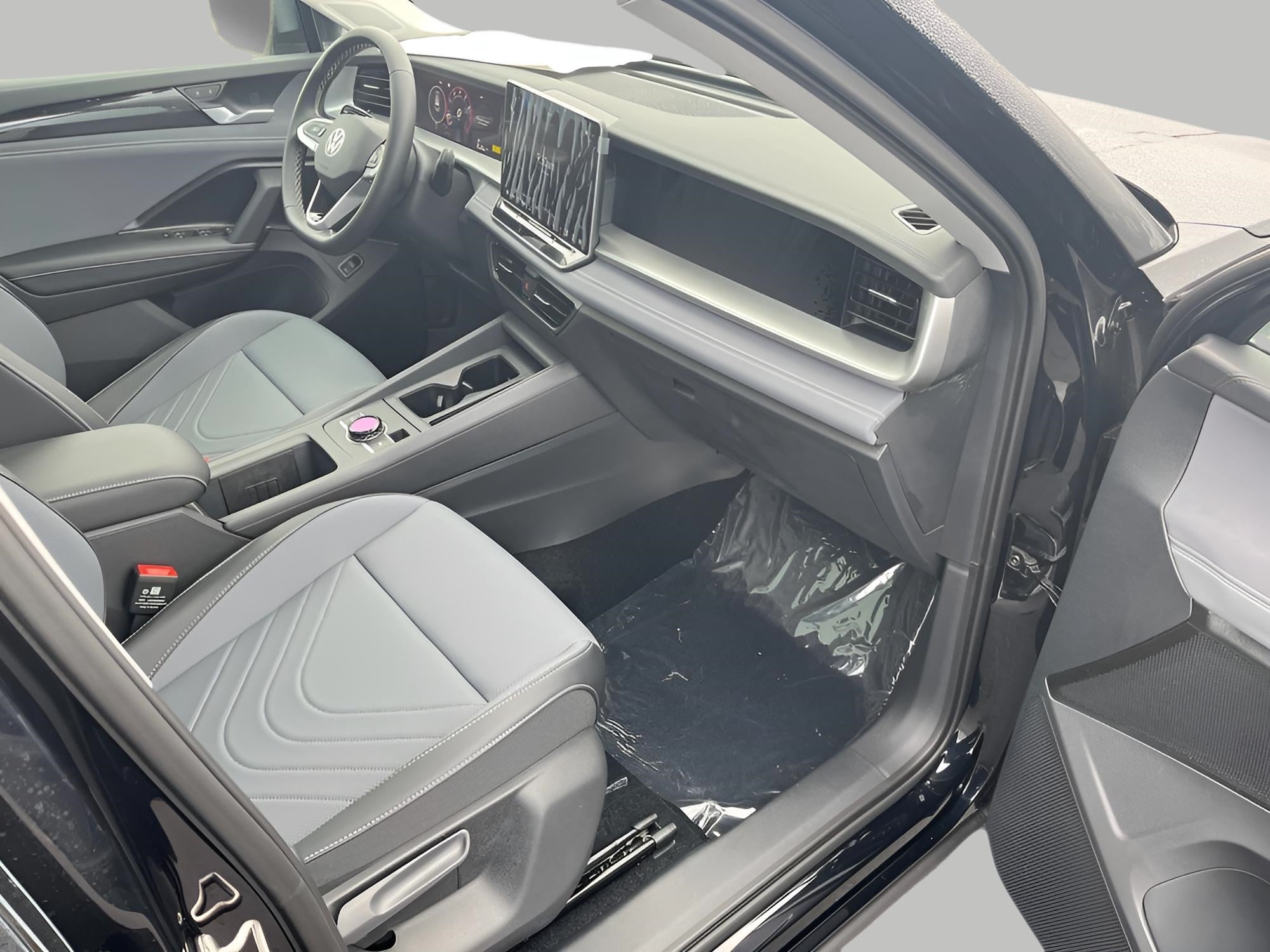 2025 Volkswagen Tiguan 2.0T SE 4MOTION