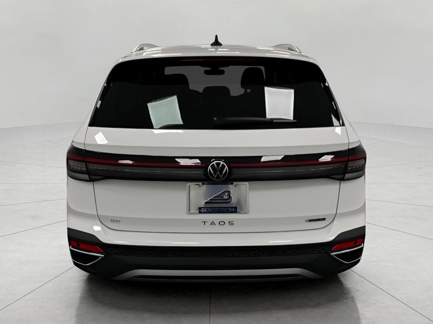 2026 Volkswagen Taos SE FWD