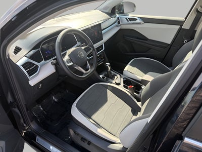 2025 Volkswagen Taos SE 4MOTION