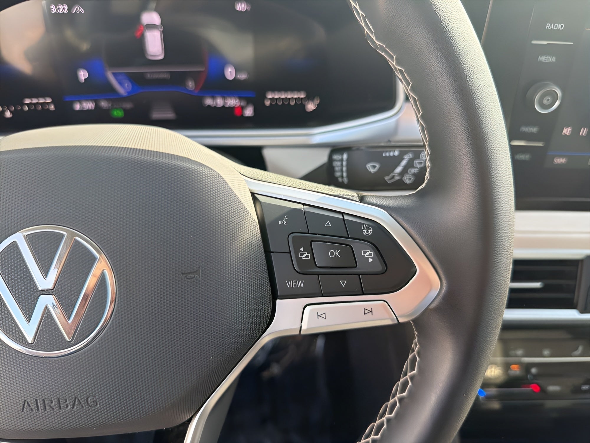 2025 Volkswagen Taos SE 4MOTION