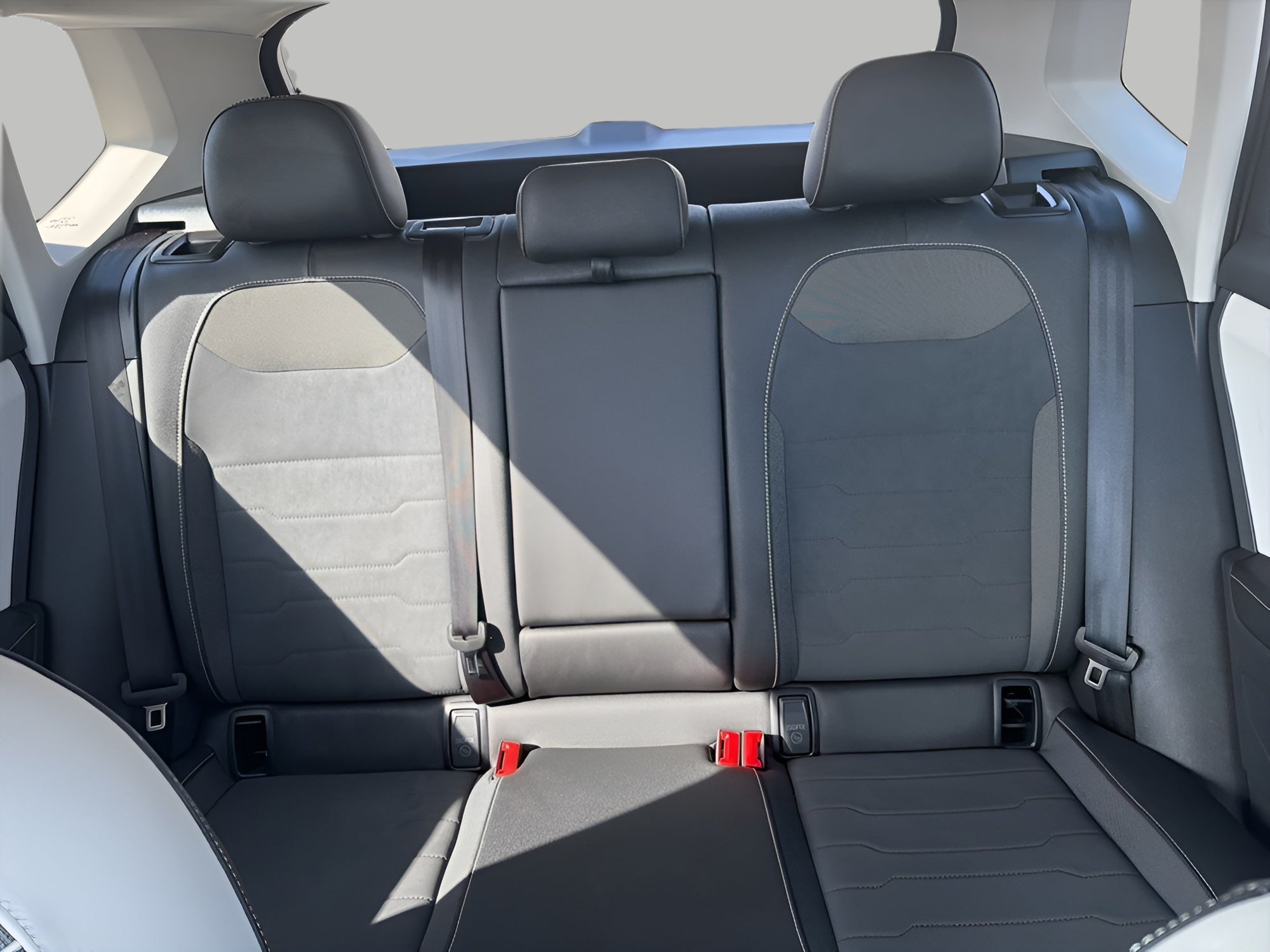 2025 Volkswagen Taos SE 4MOTION