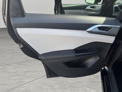2025 Volkswagen Taos SE 4MOTION