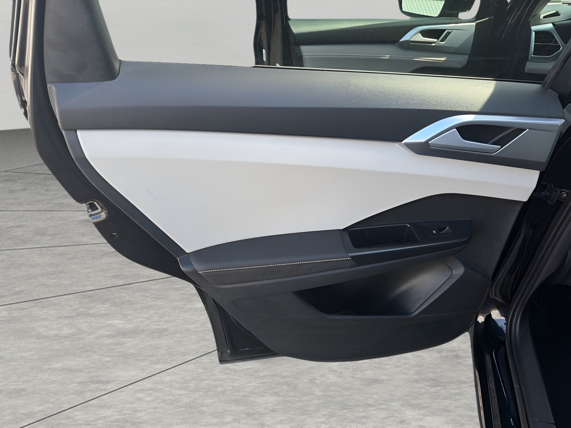 2025 Volkswagen Taos SE 4MOTION