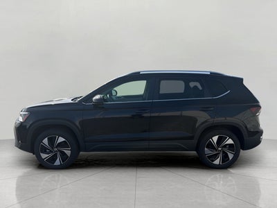 2025 Volkswagen Taos SE 4MOTION
