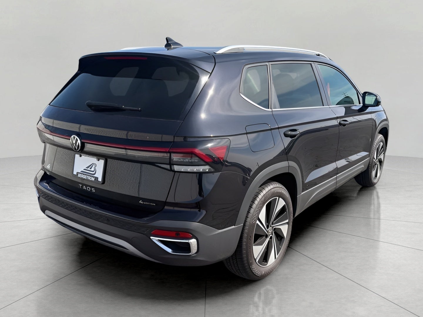 2025 Volkswagen Taos SE 4MOTION