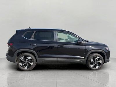 2025 Volkswagen Taos SE 4MOTION