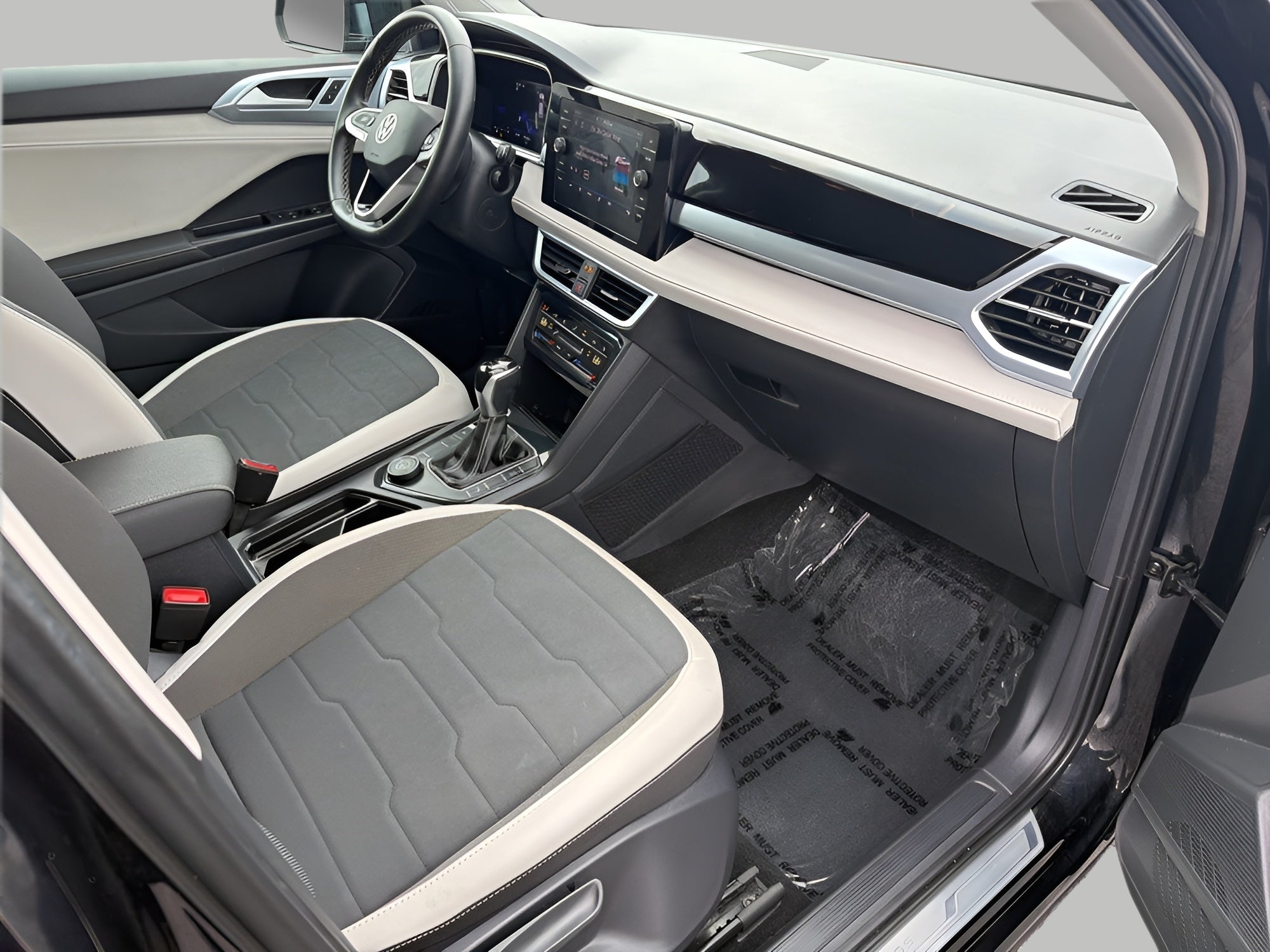 2025 Volkswagen Taos SE 4MOTION