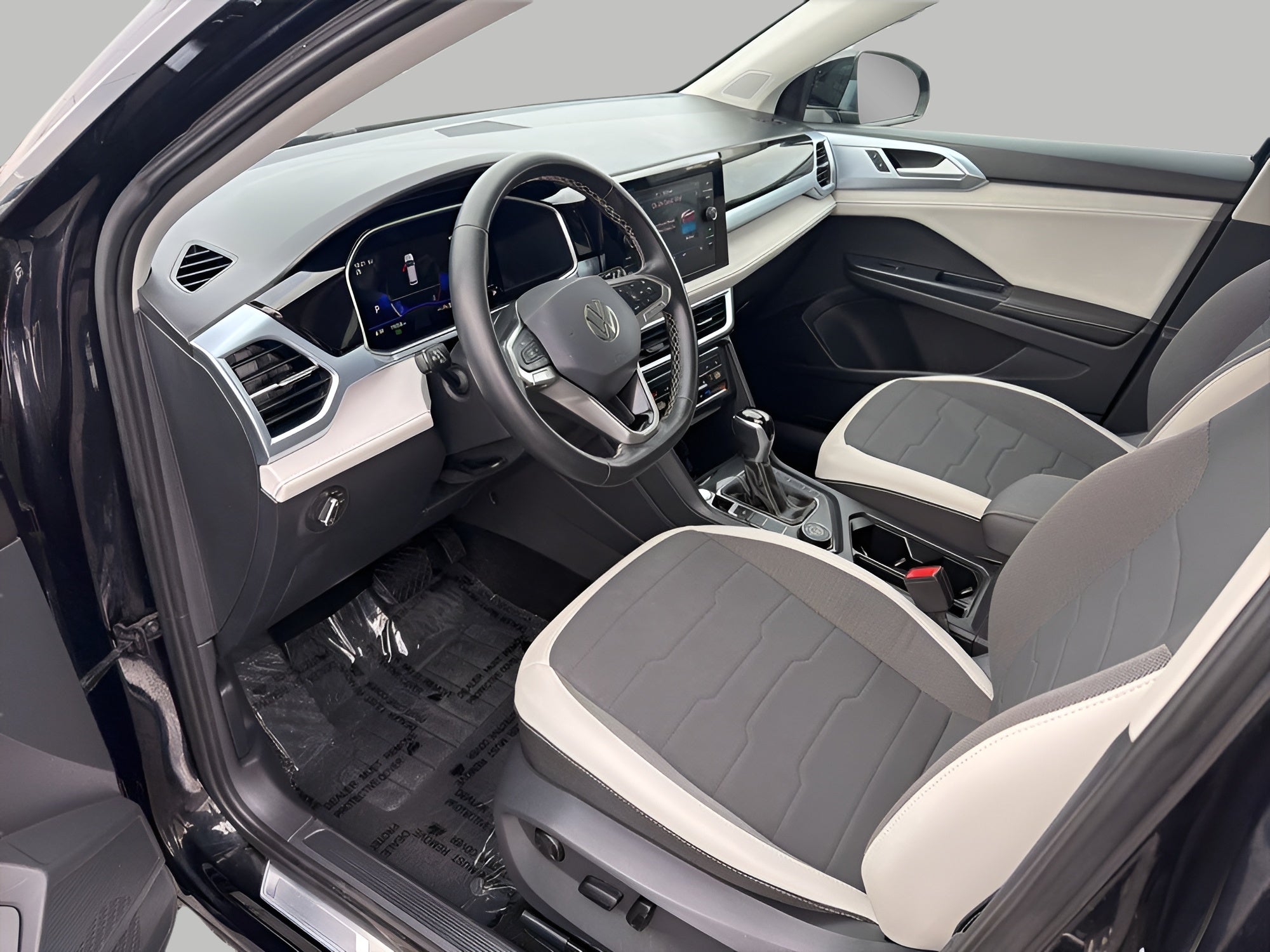 2025 Volkswagen Taos SE 4MOTION