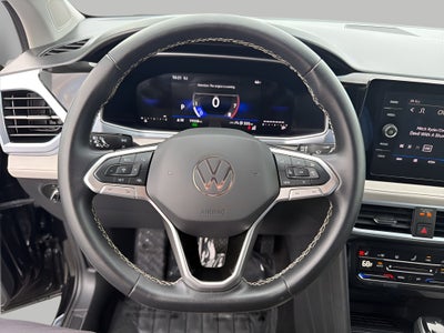 2025 Volkswagen Taos SE 4MOTION