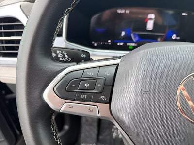 2025 Volkswagen Taos SE 4MOTION