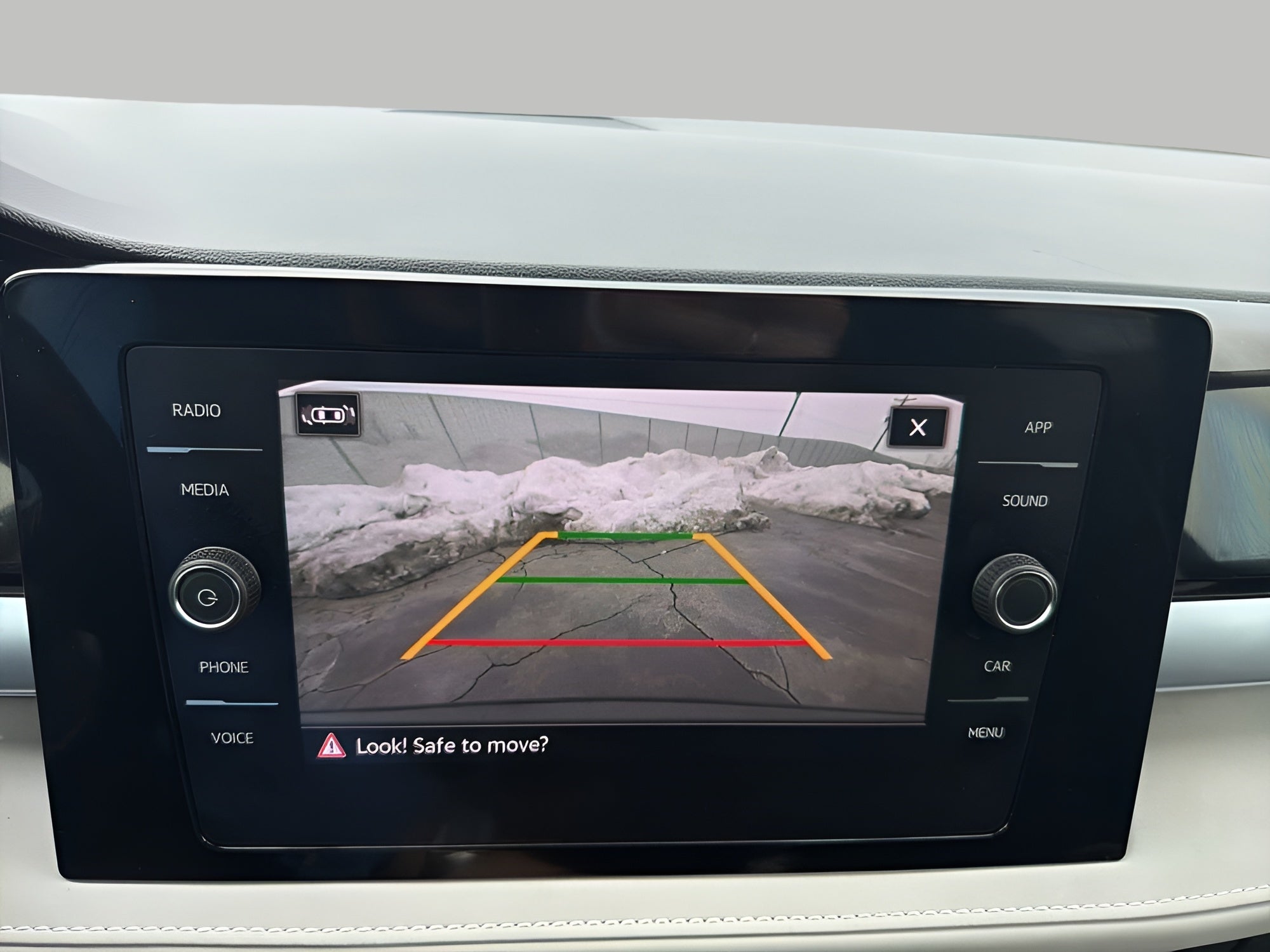 2025 Volkswagen Taos SE 4MOTION