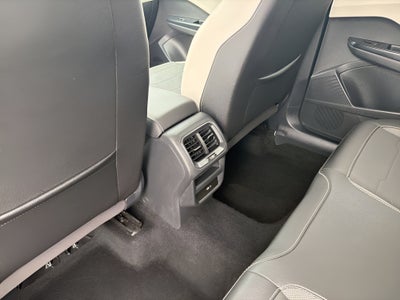 2025 Volkswagen Taos SE 4MOTION