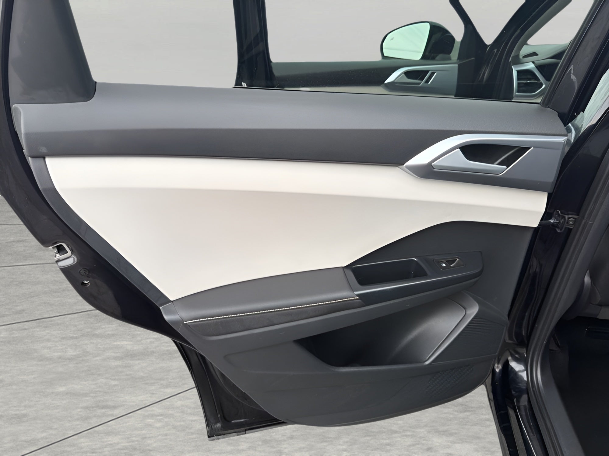 2025 Volkswagen Taos SE 4MOTION