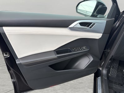 2025 Volkswagen Taos SE 4MOTION