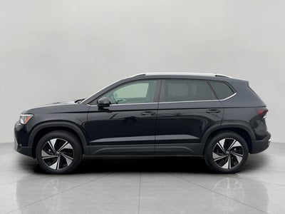 2025 Volkswagen Taos SE 4MOTION