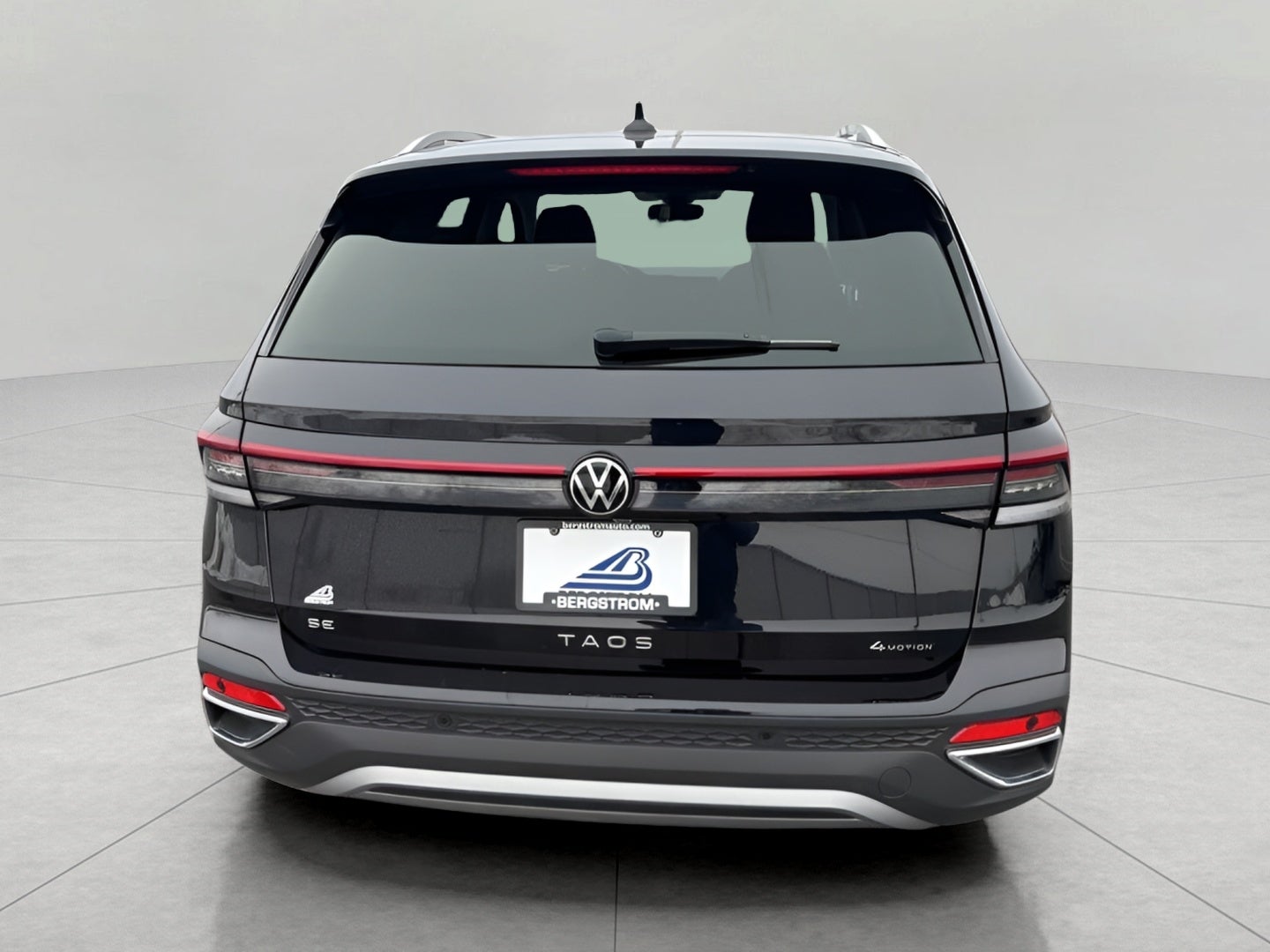 2025 Volkswagen Taos SE 4MOTION