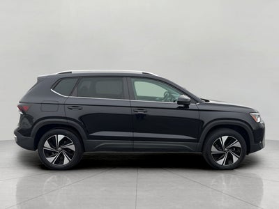 2025 Volkswagen Taos SE 4MOTION
