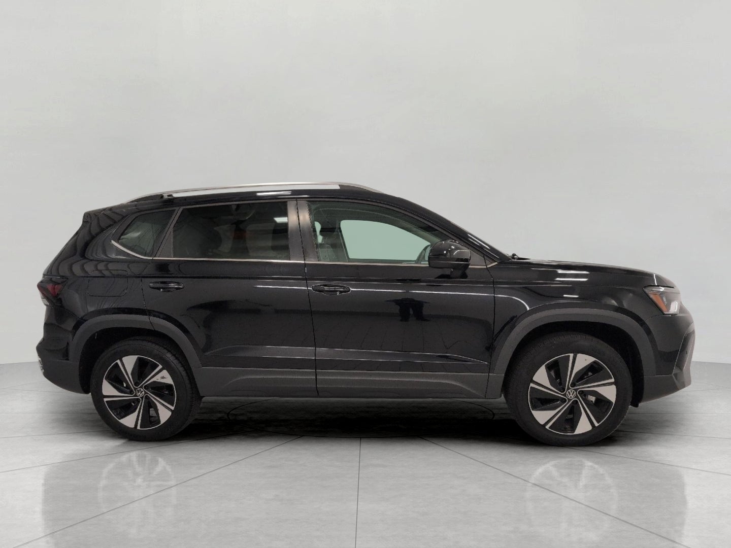 2025 Volkswagen Taos SE 4MOTION