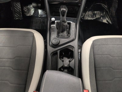 2025 Volkswagen Taos SE 4MOTION