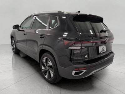 2025 Volkswagen Taos SE 4MOTION
