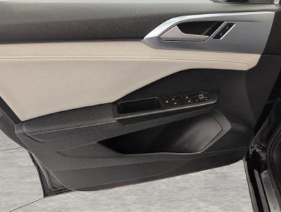 2025 Volkswagen Taos SE 4MOTION