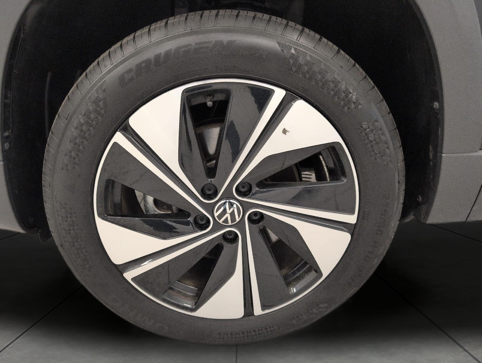 2025 Volkswagen Taos SE 4MOTION