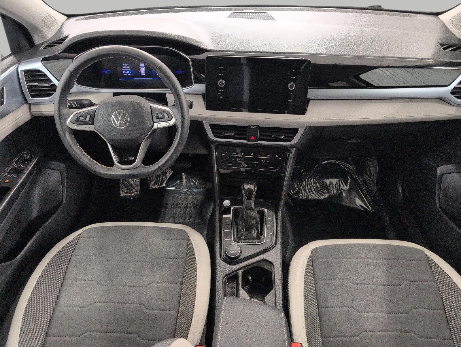 2025 Volkswagen Taos SE 4MOTION