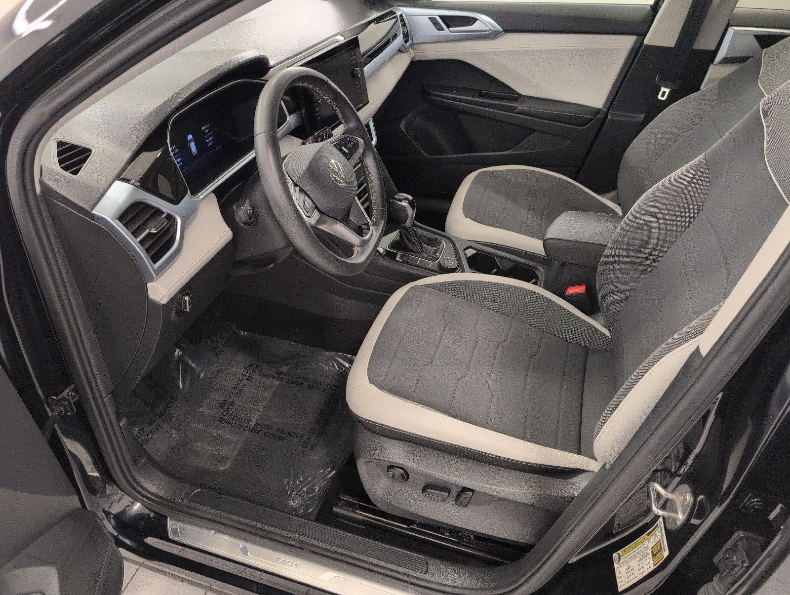 2025 Volkswagen Taos SE 4MOTION