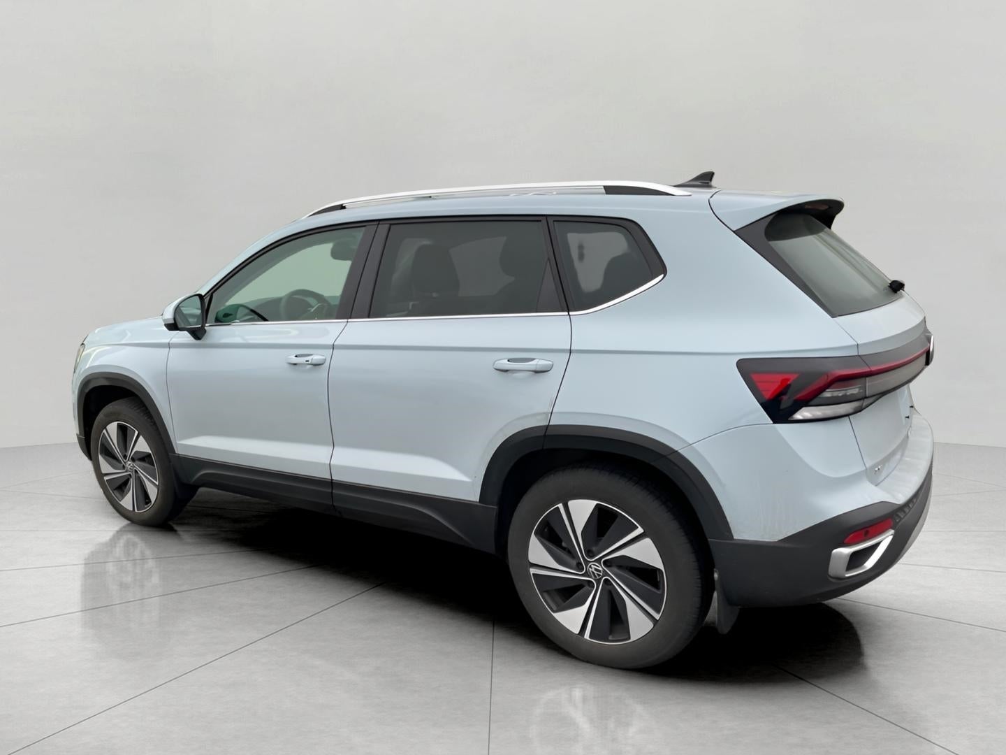 2025 Volkswagen Taos SE 4MOTION