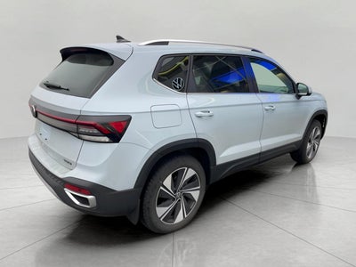2025 Volkswagen Taos SE 4MOTION